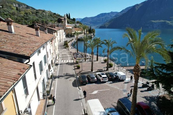 appartamento in vendita a Riva di Solto