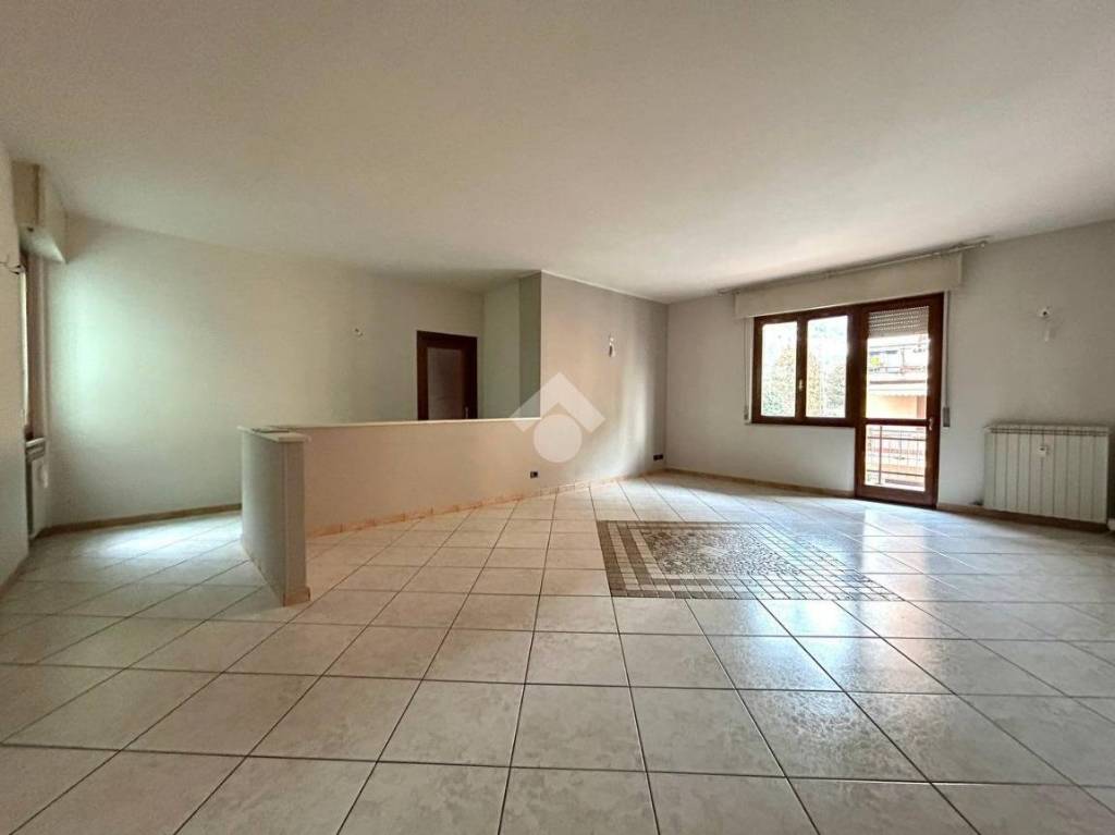 appartamento in vendita a Rogno