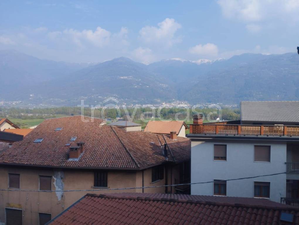 appartamento in vendita a Rogno