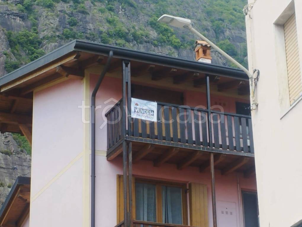 appartamento in vendita a Rogno