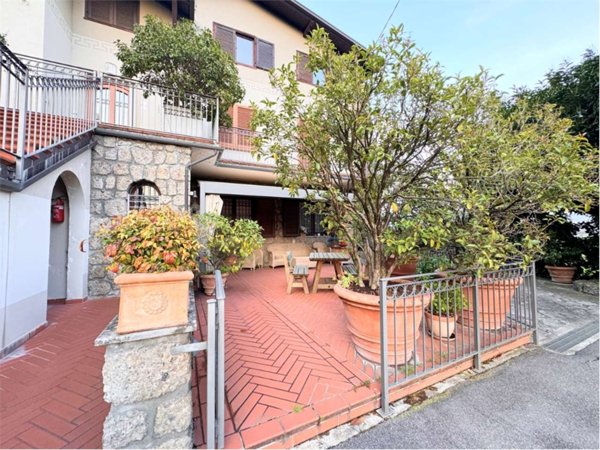 casa indipendente in vendita a Rogno