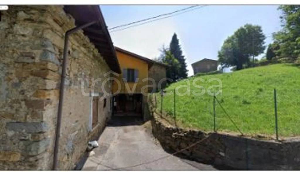 terreno edificabile in vendita a Rogno