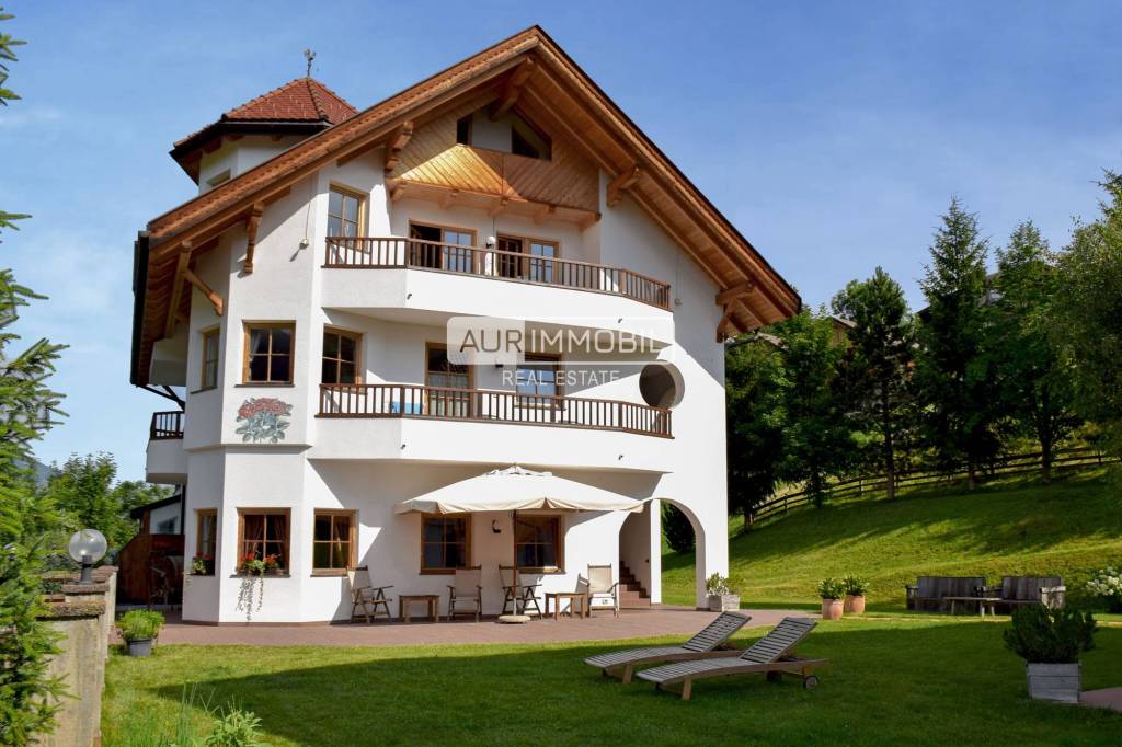 casa indipendente in vendita a Rogno