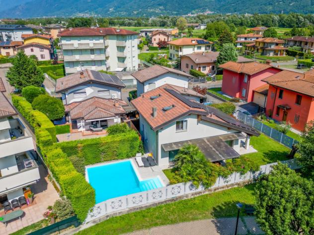 casa indipendente in vendita a Rogno