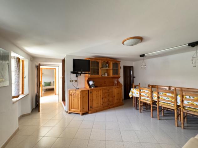 casa indipendente in vendita a Rogno in zona Monti