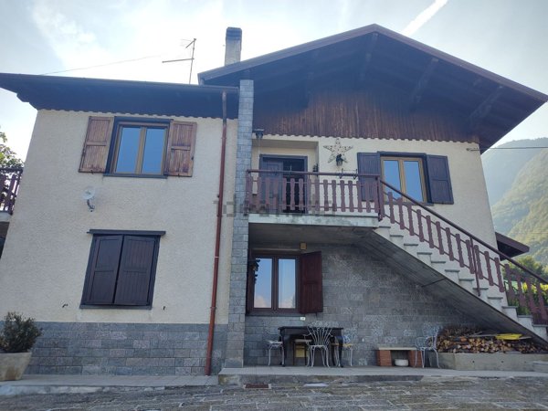 appartamento in vendita a Rogno