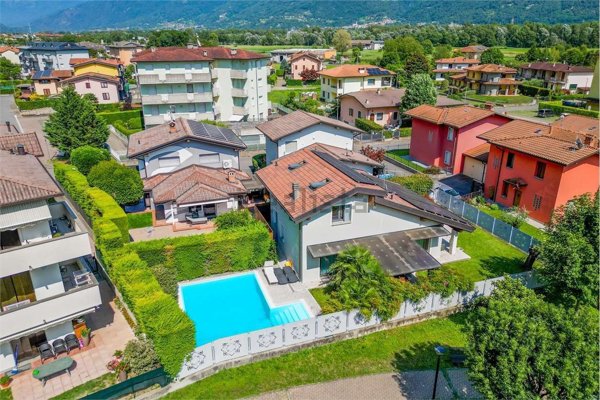 casa indipendente in vendita a Rogno