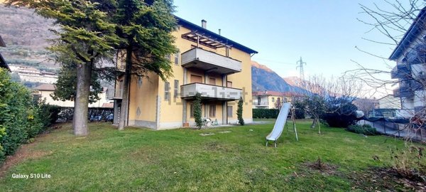 casa indipendente in vendita a Rogno