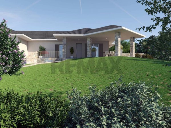 casa indipendente in vendita a Rogno