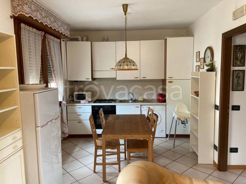 appartamento in vendita a Rogno in zona Monti