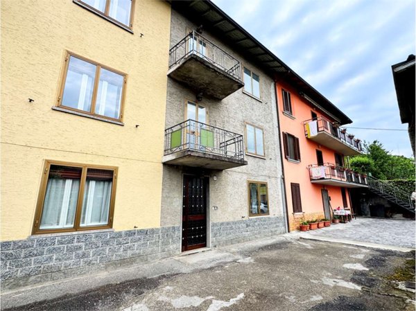 casa indipendente in vendita a Rogno in zona San Vigilio e RONDINERA
