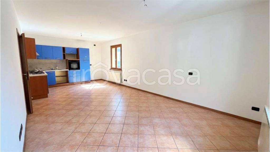 appartamento in vendita a Rogno in zona San Vigilio e RONDINERA