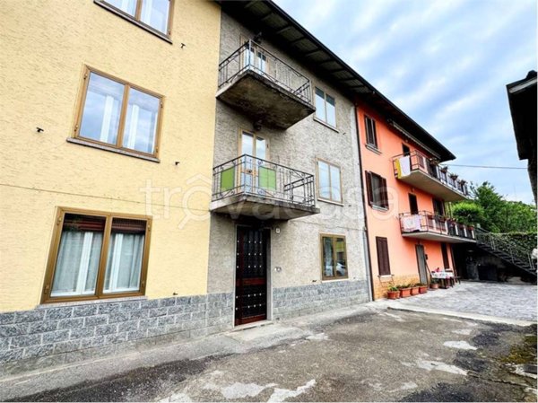 casa indipendente in vendita a Rogno in zona San Vigilio e RONDINERA