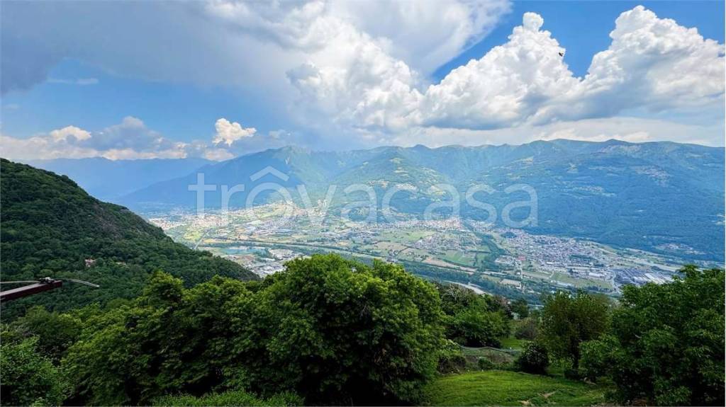 appartamento in vendita a Rogno in zona Monti