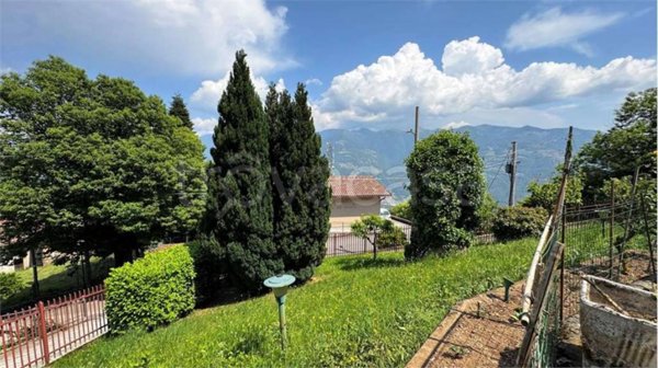 appartamento in vendita a Rogno in zona Monti