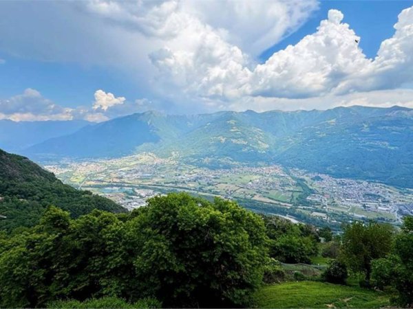appartamento in vendita a Rogno in zona Monti