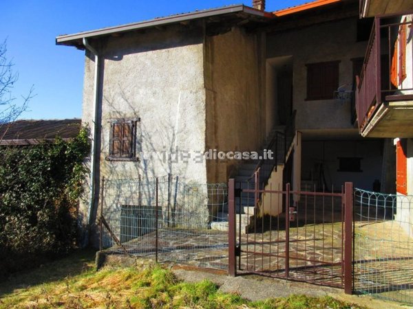 appartamento in vendita a Rogno in zona Monti