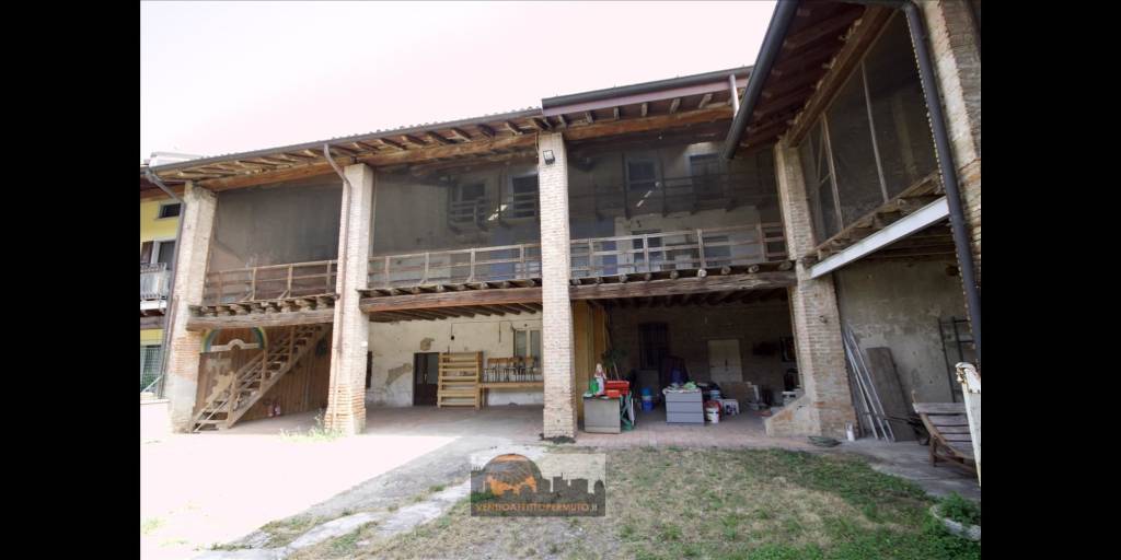 casa indipendente in vendita a Romano di Lombardia in zona Cappuccini