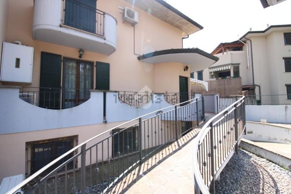 casa indipendente in vendita a Romano di Lombardia