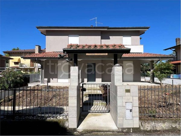 casa indipendente in vendita a Romano di Lombardia