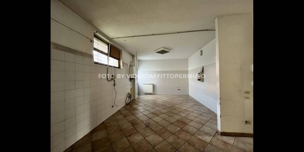 negozio in vendita a Romano di Lombardia