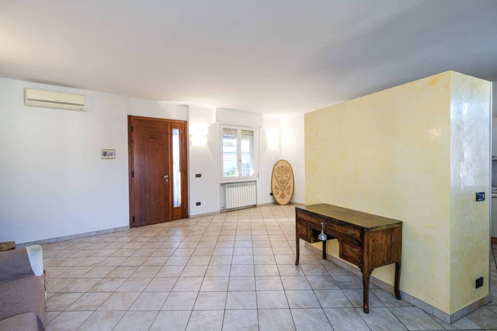 casa indipendente in vendita a Romano di Lombardia