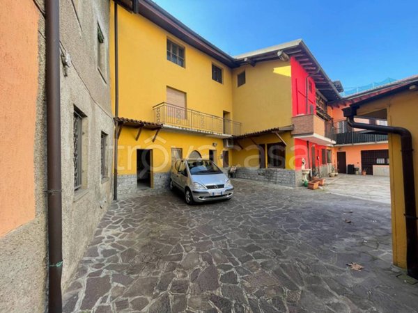 casa indipendente in vendita a Romano di Lombardia