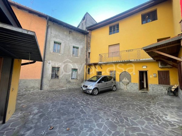 casa indipendente in vendita a Romano di Lombardia