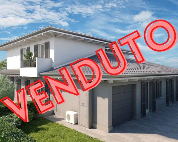 casa indipendente in vendita a Romano di Lombardia in zona Piscine