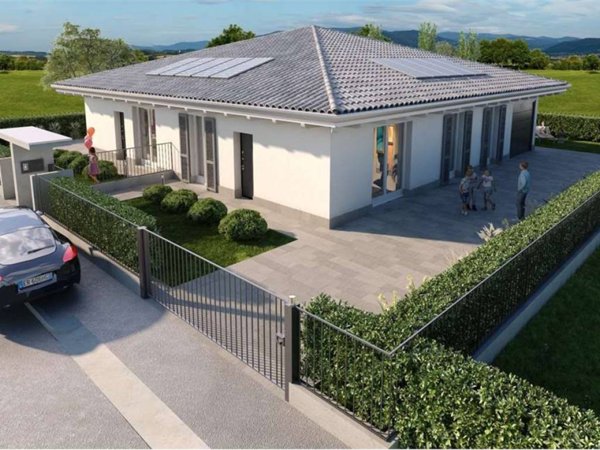 casa indipendente in vendita a Romano di Lombardia