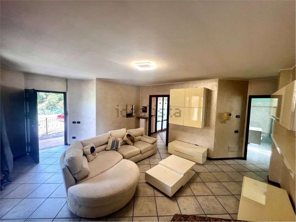 casa indipendente in vendita a Romano di Lombardia