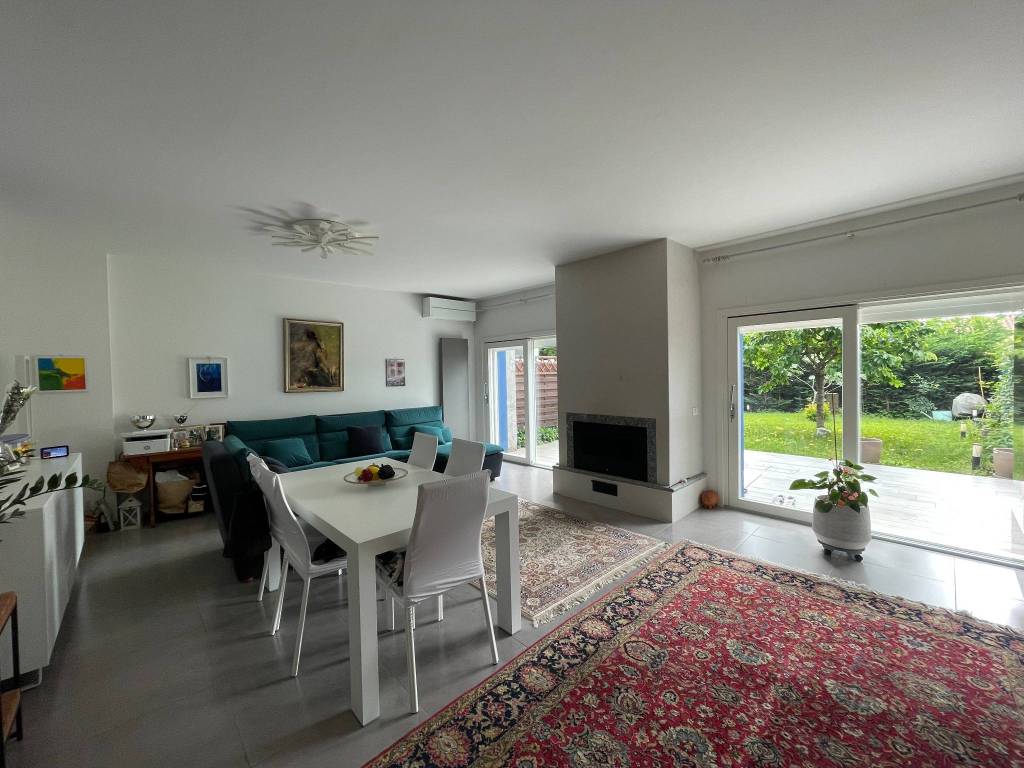 casa indipendente in vendita a Romano di Lombardia