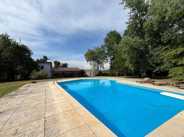 casa indipendente in vendita a Romano di Lombardia