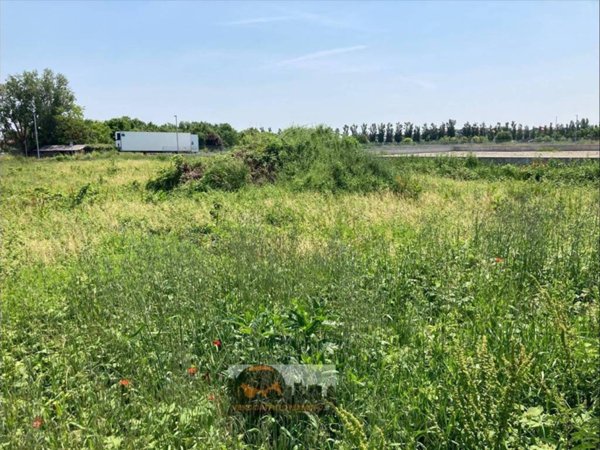 terreno agricolo in vendita a Romano di Lombardia