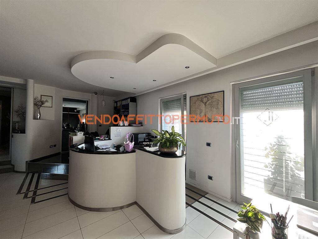 ufficio in vendita a Romano di Lombardia