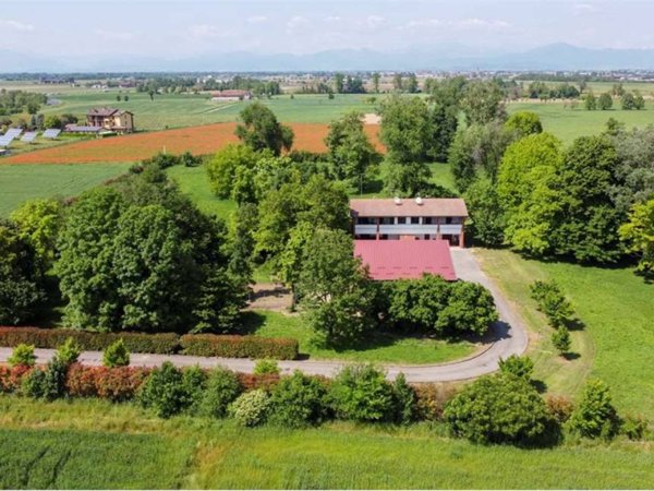 casa indipendente in vendita a Romano di Lombardia