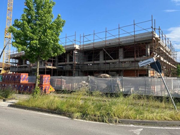 casa indipendente in vendita a Romano di Lombardia