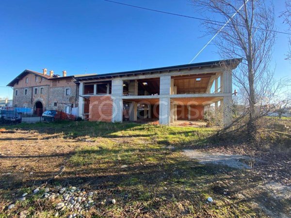 casa indipendente in vendita a Romano di Lombardia