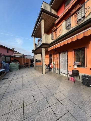 casa indipendente in vendita a Romano di Lombardia