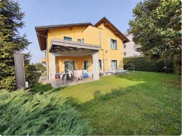 villa in vendita a Romano di Lombardia