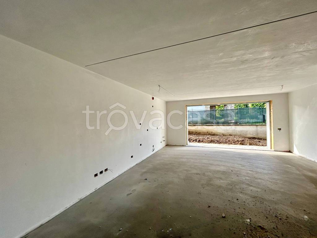 casa indipendente in vendita a Romano di Lombardia