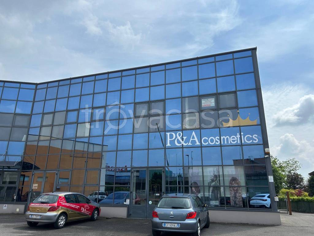 negozio in vendita a Romano di Lombardia