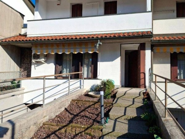 casa indipendente in vendita a Romano di Lombardia