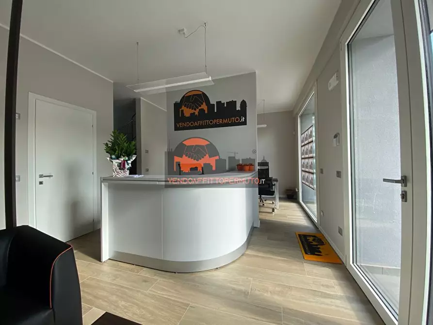 negozio in vendita a Romano di Lombardia in zona Cappuccini