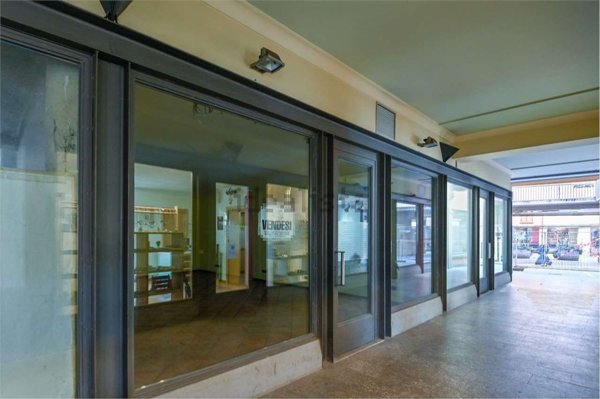 negozio in vendita a Romano di Lombardia