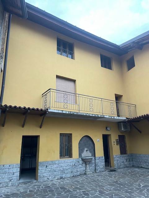 casa indipendente in vendita a Romano di Lombardia