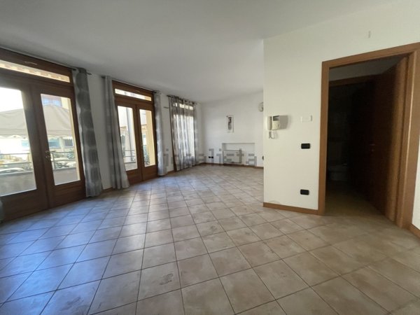 ufficio in vendita a Romano di Lombardia