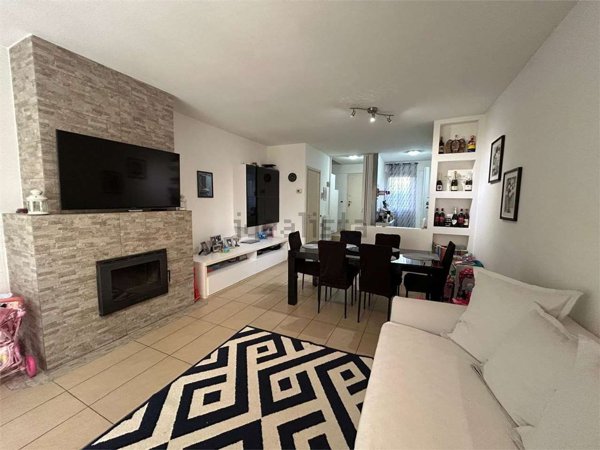 casa indipendente in vendita a Romano di Lombardia