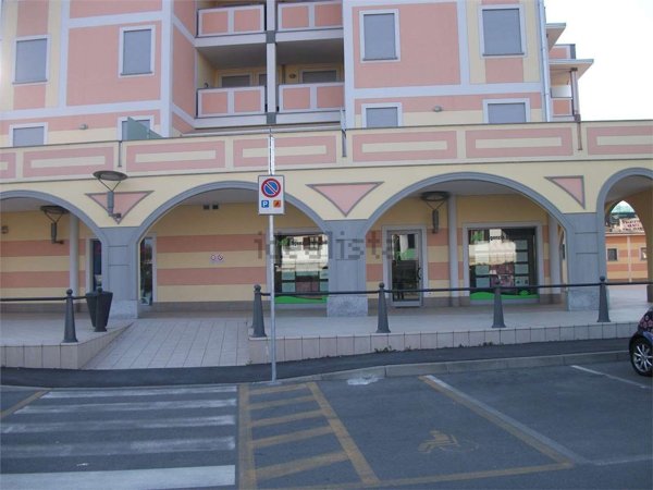 locale di sgombero in vendita a Romano di Lombardia