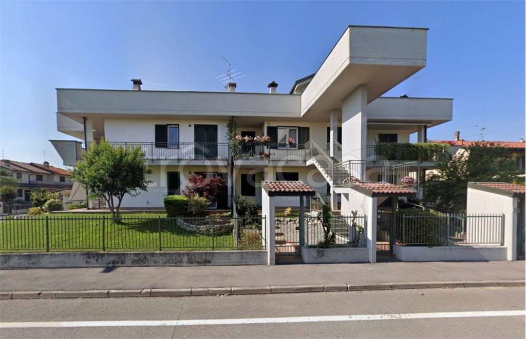appartamento in vendita a Romano di Lombardia in zona Bradalesco